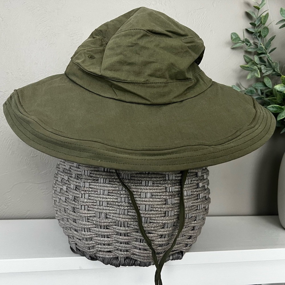 Army green wire brim packable 100 % cotton hat with pony tail option